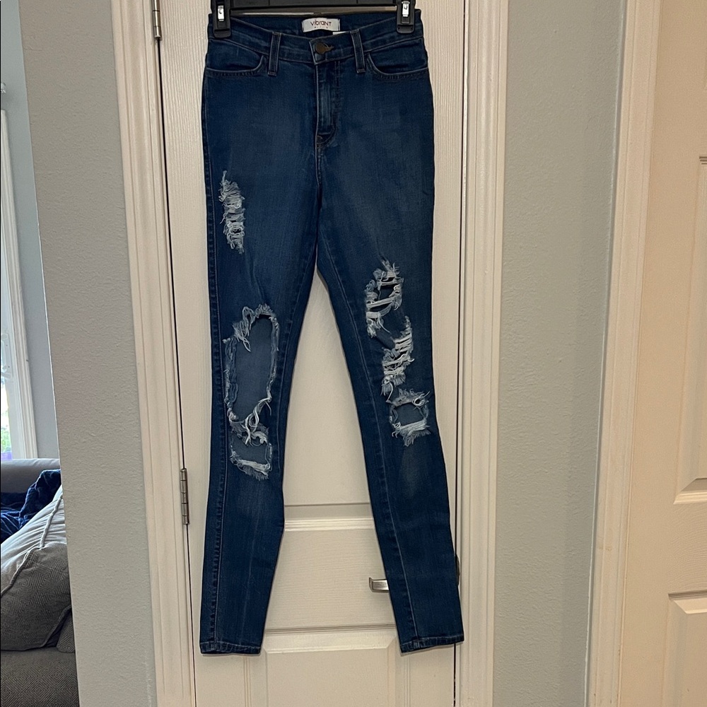 Vibrant m.i.u Distressed Skinny Jeans